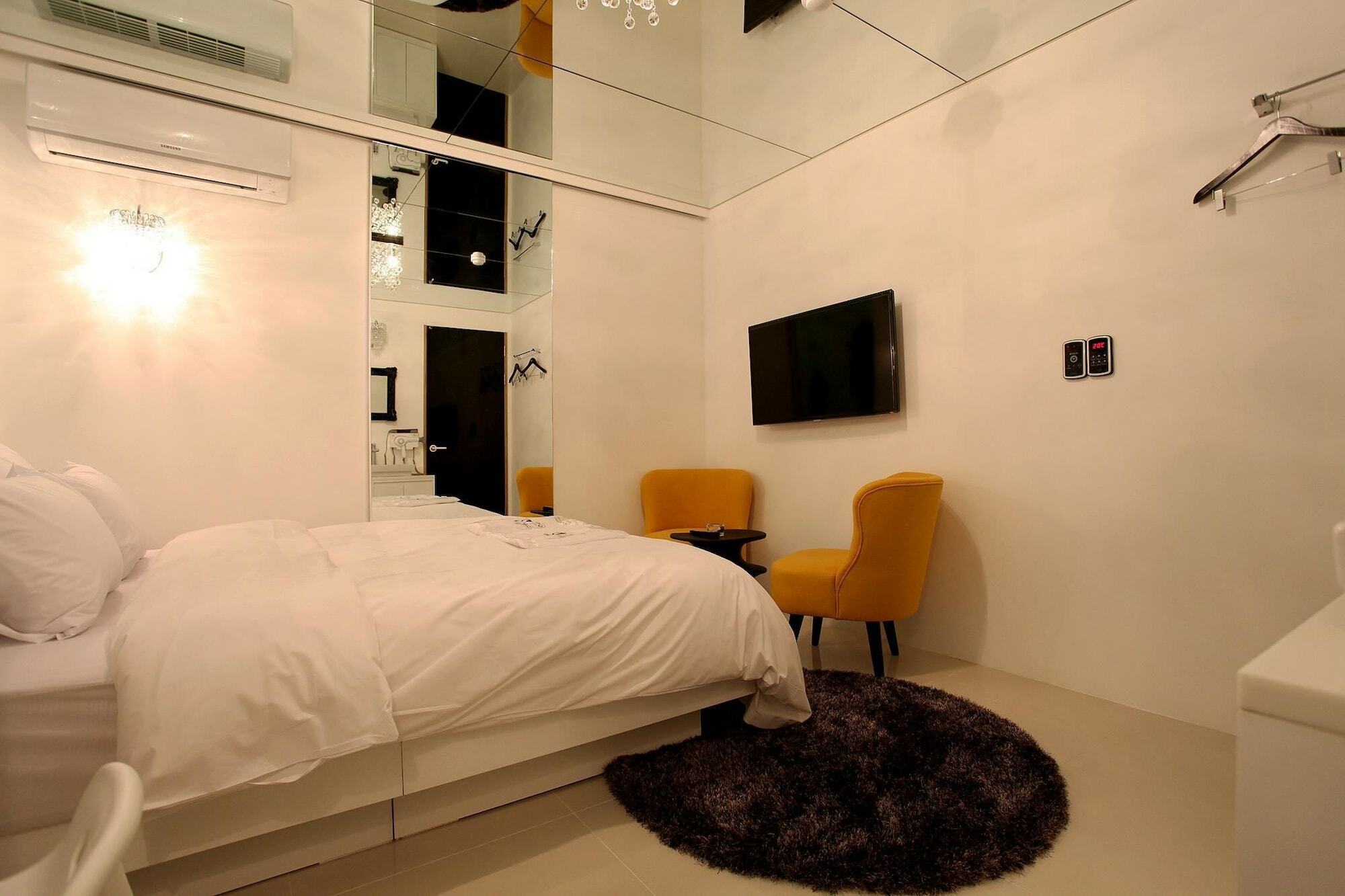 Lush Hotel Seoul Exterior foto
